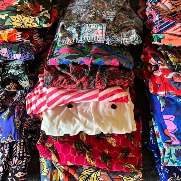 38+ NWT & Like New clothing box (various, mystery box) - Picture 15 of 16